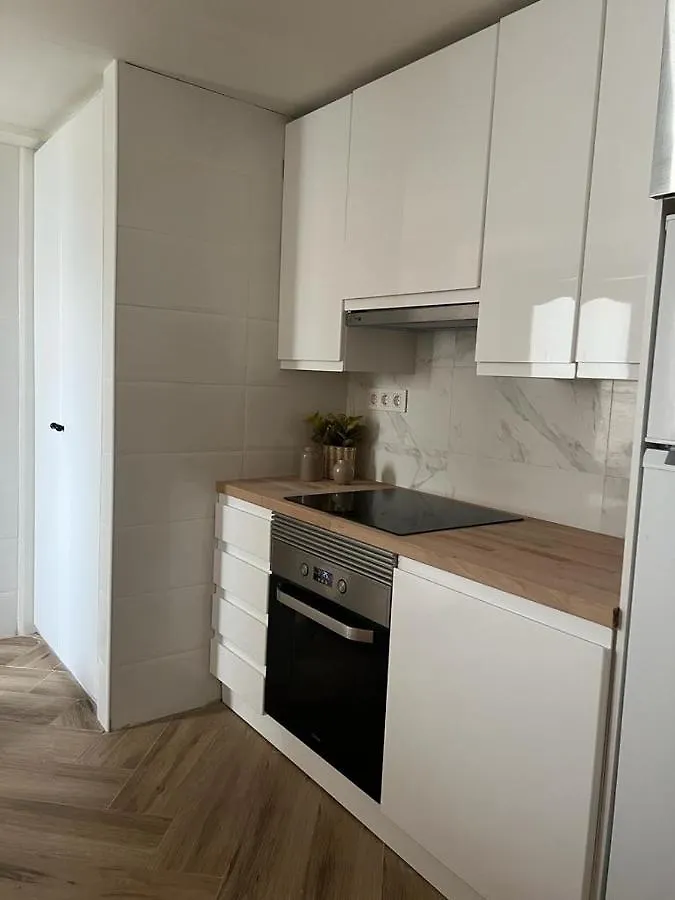 Beachfront Salou Apartment With Sea View Spagna
